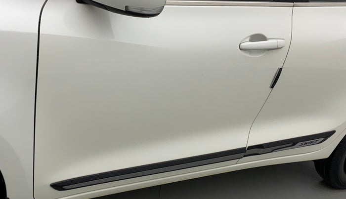 2021 Maruti Swift VXI, Petrol, Manual, 32,599 km, Front passenger door - Minor scratches