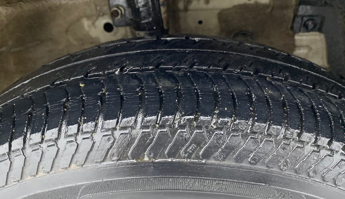 2016 Maruti Swift Dzire VXI, Petrol, Manual, 48,563 km, Right Front Tyre Tread