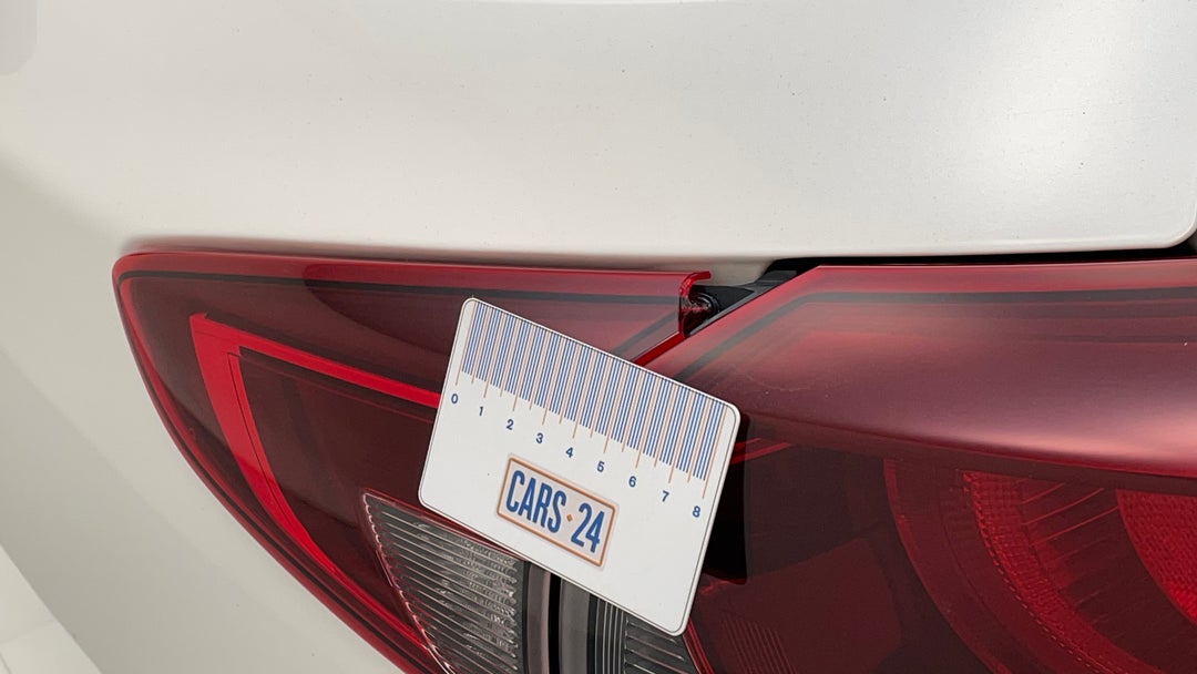 Lights Tail lights RHS Chip