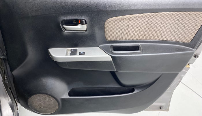 2014 Maruti Wagon R 1.0 LXI, Petrol, Manual, 50,279 km, Driver Side Door Panels Control