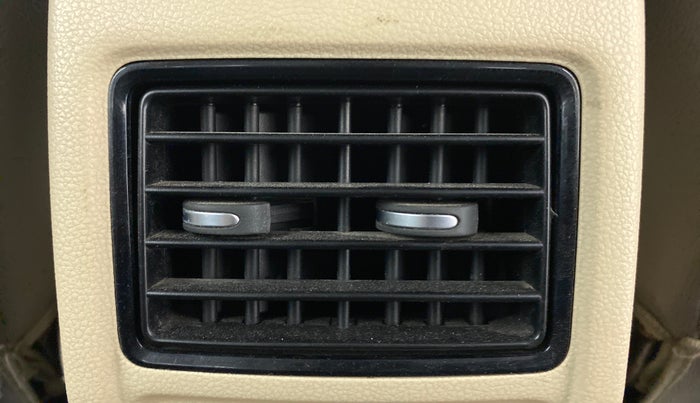 2011 Volkswagen Vento TRENDLINE DIESEL 1.6, Diesel, Manual, 78,337 km, Rear AC Vents