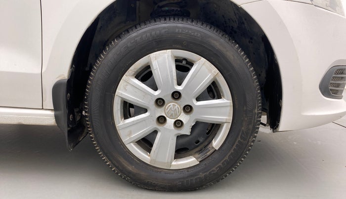 2011 Volkswagen Vento TRENDLINE DIESEL 1.6, Diesel, Manual, 78,337 km, Right Front Wheel
