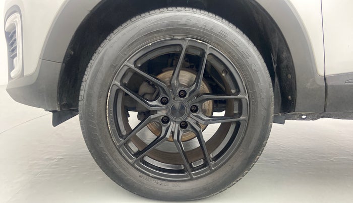 2018 Renault Captur RXE PETROL MT, Petrol, Manual, 26,678 km, Left Front Wheel