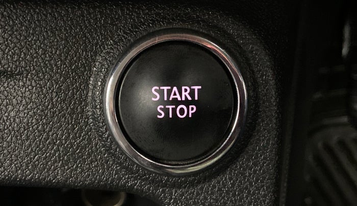 2018 Renault Captur RXE PETROL MT, Petrol, Manual, 26,678 km, Keyless Start/ Stop Button