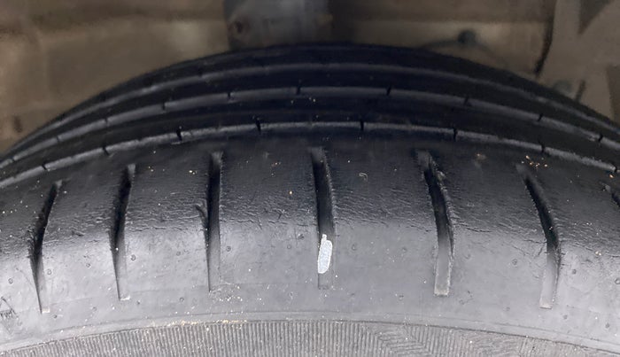 2019 Maruti Ciaz ALPHA 1.5 AT SHVS, Petrol, Automatic, 67,388 km, Right Front Tyre Tread
