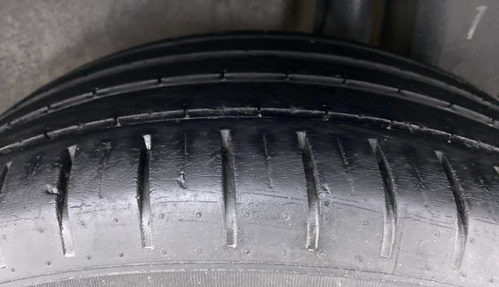 2019 Maruti Ciaz ALPHA 1.5 AT SHVS, Petrol, Automatic, 67,388 km, Left Rear Tyre Tread