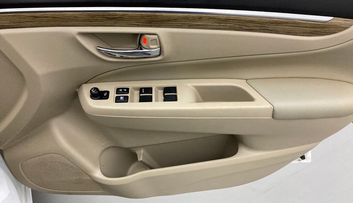 2019 Maruti Ciaz ALPHA 1.5 AT SHVS, Petrol, Automatic, 67,388 km, Driver Side Door Panels Control