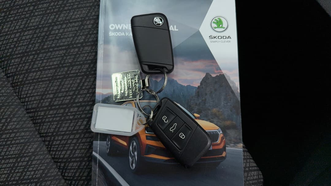 2022 SKODA Karoq Style 110tsi, Automatic, 30313 km, Key Close-up