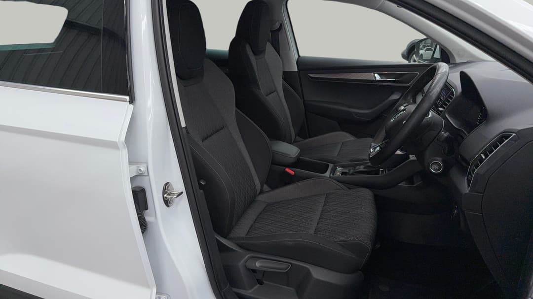 2022 SKODA Karoq Style 110tsi, Automatic, 30313 km, Right Side Front Door Cabin View