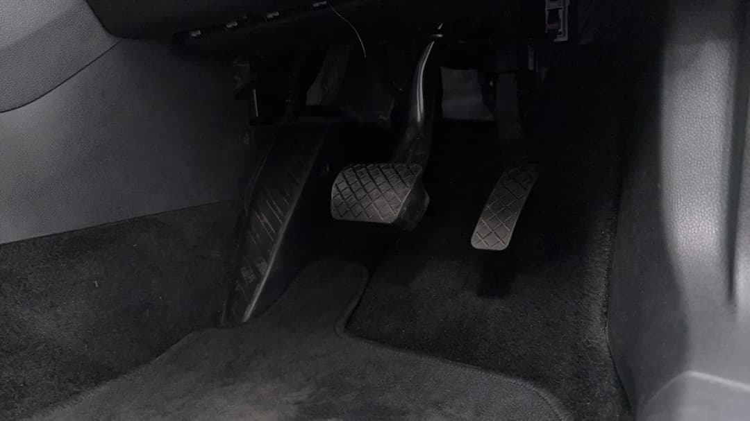 2022 SKODA Karoq Style 110tsi, Automatic, 30313 km, Pedals and Footmat