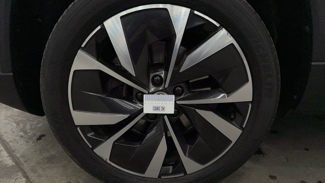 2022 SKODA Karoq Style 110tsi, Automatic, 30313 km, Wheels Rim Front LHS Gutter Rash