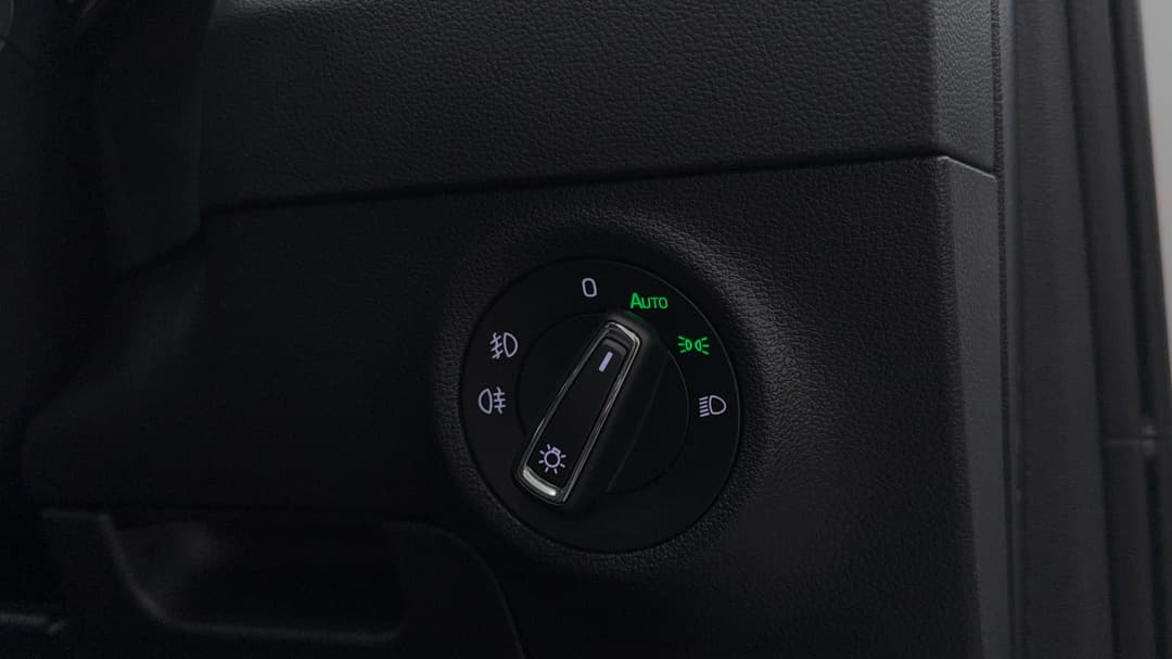 2022 SKODA Karoq Style 110tsi, Automatic, 30313 km, Utility Switches/Buttons