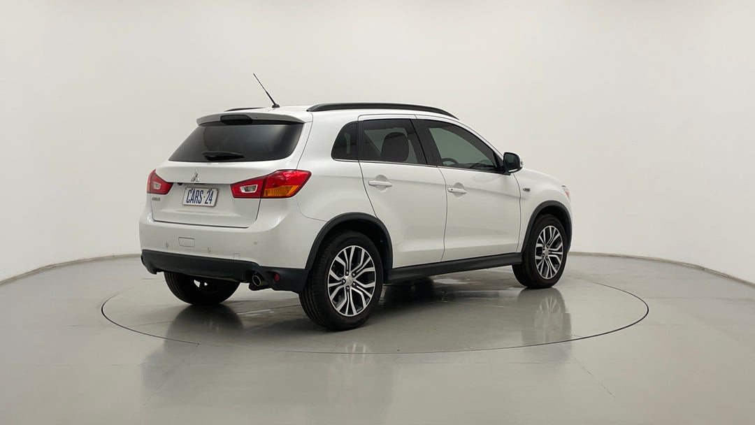 Right Back Diagonal (45- Degree) View