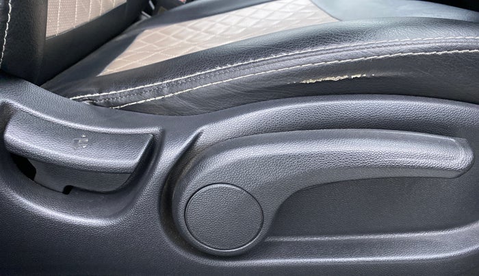 2016 Hyundai Elite i20 ASTA 1.2, Petrol, Manual, 49,815 km, Driver Side Adjustment Panel