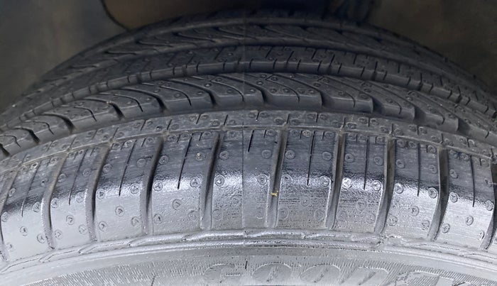 2016 Hyundai Elite i20 ASTA 1.2, Petrol, Manual, 49,815 km, Left Front Tyre Tread