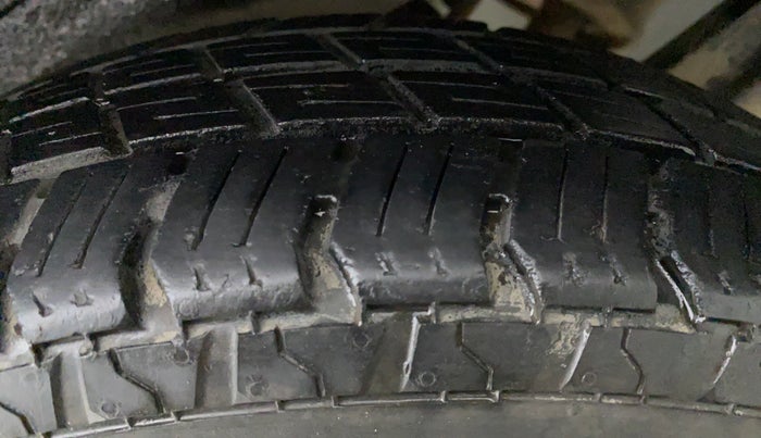 2016 Maruti Wagon R 1.0 LXI CNG, CNG, Manual, 74,578 km, Left Rear Tyre Tread
