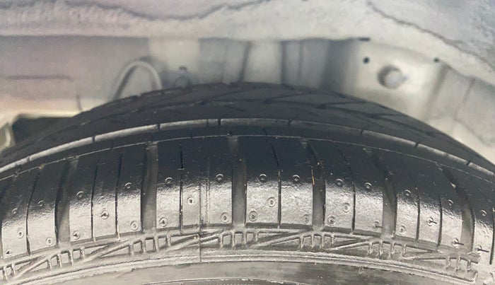 2018 Hyundai Eon D LITE PLUS, Petrol, Manual, 5,705 km, Right Rear Tyre Tread
