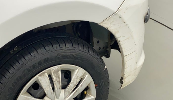 2014 Datsun Go T, Petrol, Manual, 43,171 km, Right fender - Lining missing