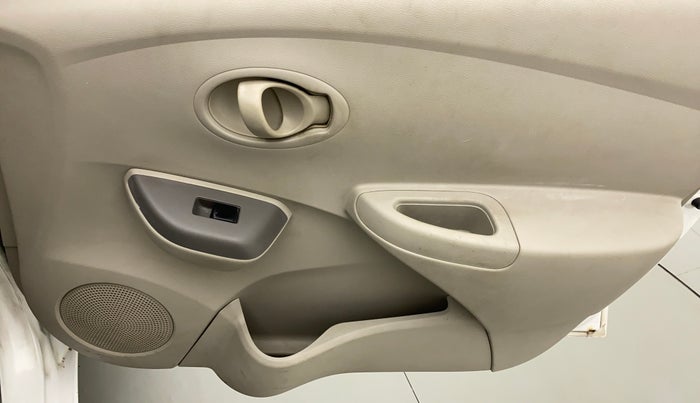 2014 Datsun Go T, Petrol, Manual, 43,171 km, Driver Side Door Panels Control