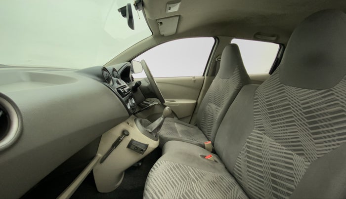 2014 Datsun Go T, Petrol, Manual, 43,171 km, Right Side Front Door Cabin