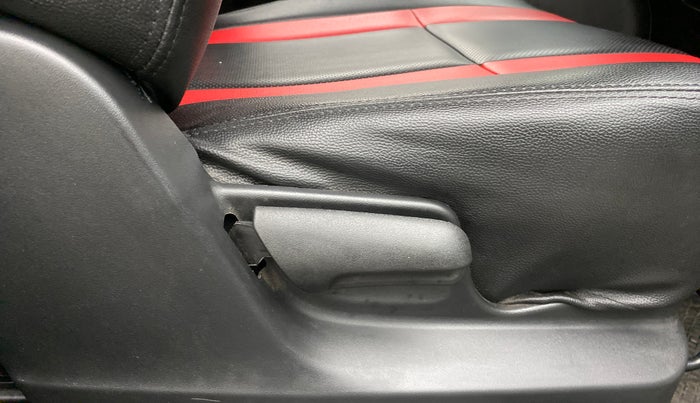 2015 Maruti Swift VXI GLORY EDITION, Petrol, Manual, 24,033 km, Driver Side Adjustment Panel