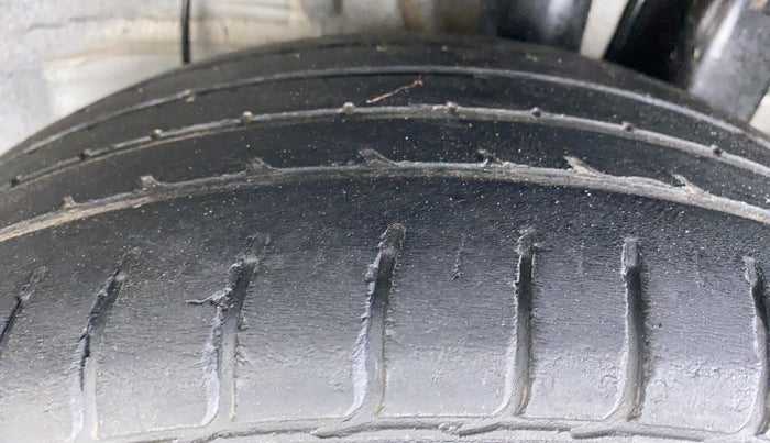 2016 Hyundai Elite i20 ASTA 1.2 (O), Petrol, Manual, 44,278 km, Left Rear Tyre Tread