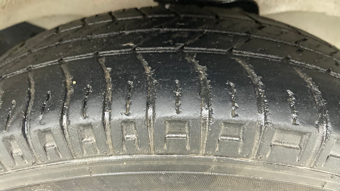 Right Front Tyre Tread