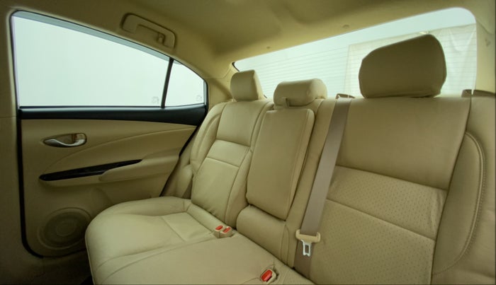 2018 Toyota YARIS G CVT, Petrol, Automatic, 18,945 km, Right Side Rear Door Cabin