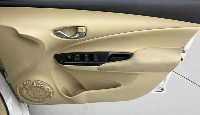 2018 Toyota YARIS G CVT, Petrol, Automatic, 18,945 km, Driver Side Door Panels Control