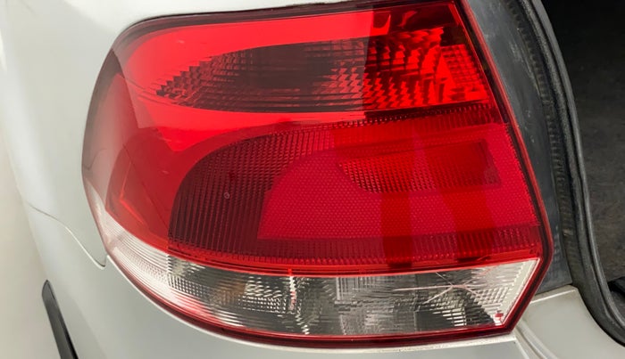 2010 Volkswagen Vento COMFORTLINE 1.6, Petrol, Manual, 74,369 km, Left tail light - Minor damage