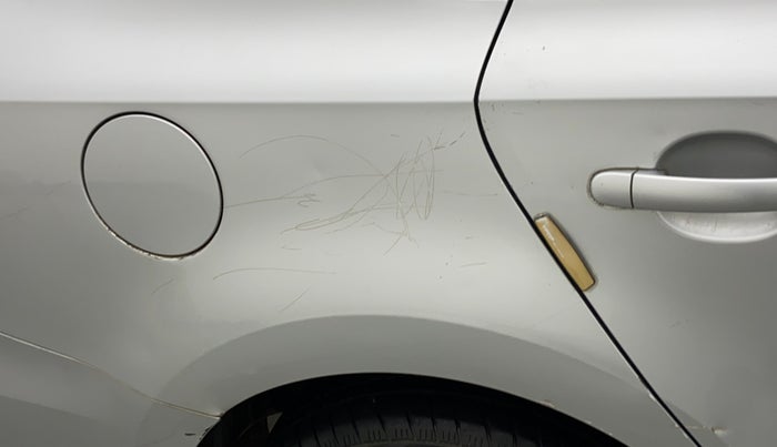 2010 Volkswagen Vento COMFORTLINE 1.6, Petrol, Manual, 74,715 km, Right quarter panel - Minor scratches