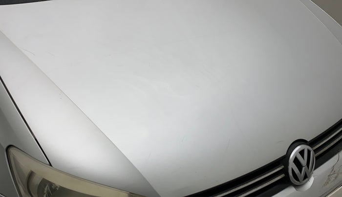 2010 Volkswagen Vento COMFORTLINE 1.6, Petrol, Manual, 74,715 km, Bonnet (hood) - Minor scratches