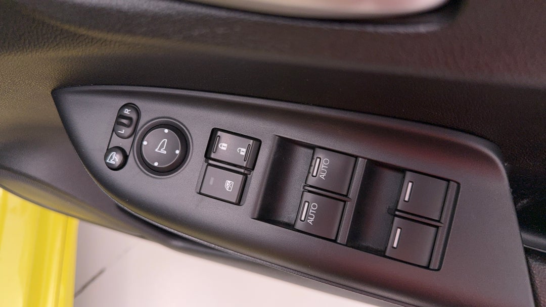 2015 Honda Jazz Vti-s, Automatic, 71753 km, Drivers Side Door Panel Controls