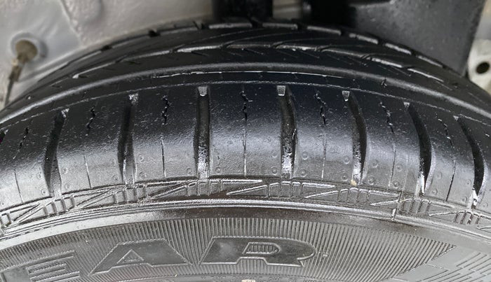 2017 Toyota Etios Liva GD, Diesel, Manual, 62,417 km, Left Rear Tyre Tread