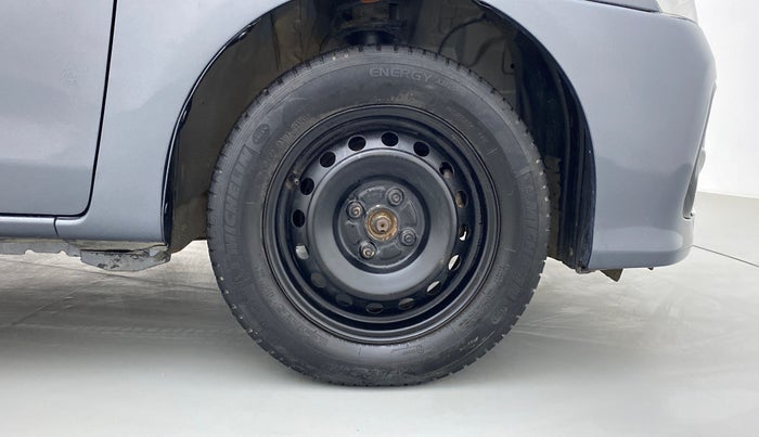 2017 Toyota Etios Liva GD, Diesel, Manual, 62,417 km, Right Front Wheel