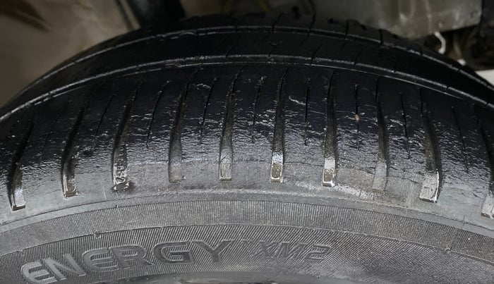 2017 Toyota Etios Liva GD, Diesel, Manual, 62,417 km, Right Front Tyre Tread