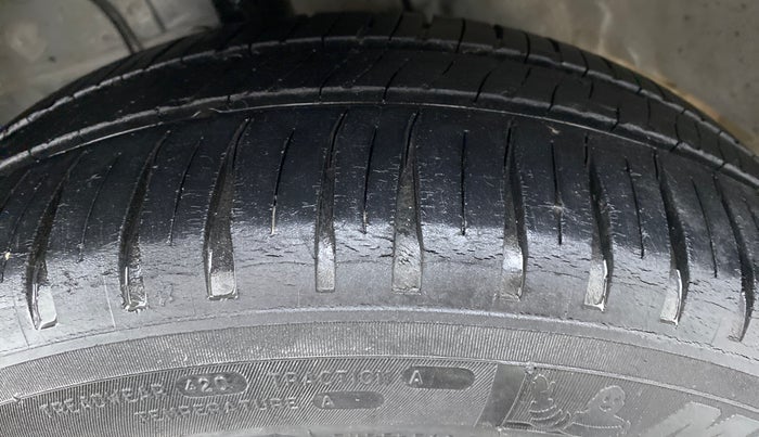 2017 Toyota Etios Liva GD, Diesel, Manual, 62,417 km, Left Front Tyre Tread