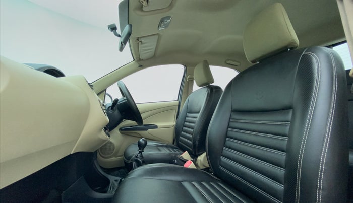 2017 Toyota Etios Liva GD, Diesel, Manual, 62,417 km, Right Side Front Door Cabin