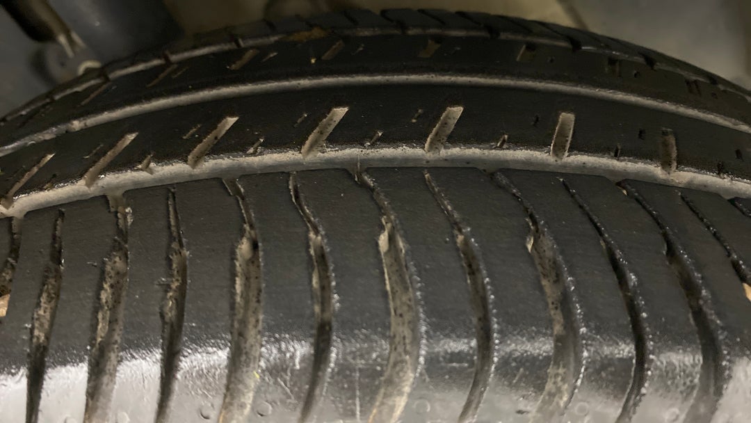 Right Front Tyre Tread