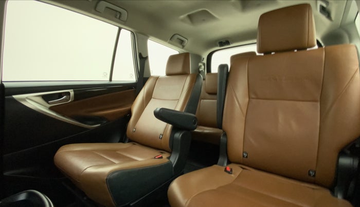 2020 Toyota Innova Crysta 2.4 ZX AT, Diesel, Automatic, 27,311 km, Reclining Back Row Seats
