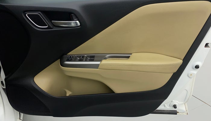 2017 Honda City VX CVT PETROL, Petrol, Automatic, 97,747 km, Driver Side Door Panels Control