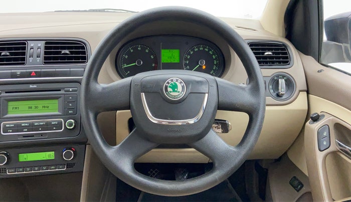 2012 Skoda Rapid ELEGANCE 1.6 MPFI MT, Petrol, Manual, 89,958 km, Steering Wheel Close Up