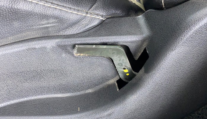 2018 Tata Tiago XE 1.2 REVOTRON, CNG, Manual, 33,257 km, Front left seat (passenger seat) - Folding lever cover has minor damage