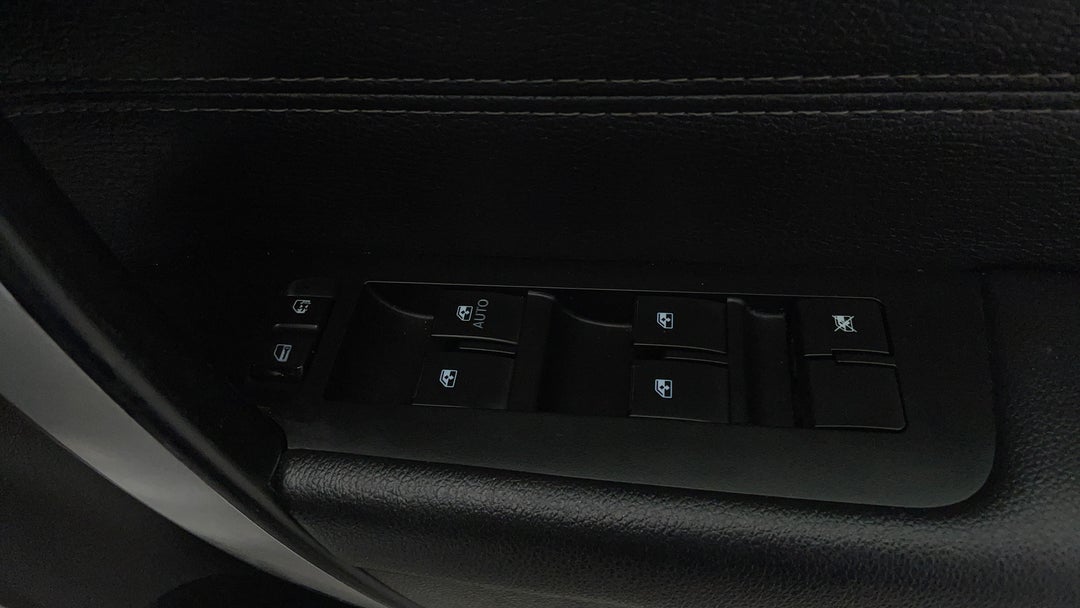 2017 Holden Captiva 7 Ltz (awd), Automatic, 113917 km, Drivers Side Door Panel Controls