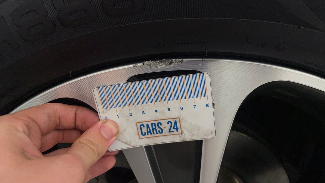 2017 Holden Captiva 7 Ltz (awd), Automatic, 113917 km, Wheels Rim Front LHS Scuff