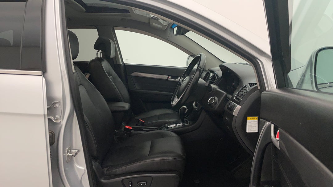 2017 Holden Captiva 7 Ltz (awd), Automatic, 113917 km, Right Side Front Door Cabin View