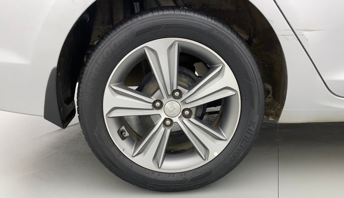 2018 Hyundai Verna 1.6 VTVT SX, Petrol, Manual, 34,088 km, Right Rear Wheel