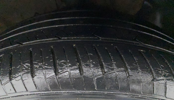 2018 Hyundai Verna 1.6 VTVT SX, Petrol, Manual, 34,088 km, Right Front Tyre Tread