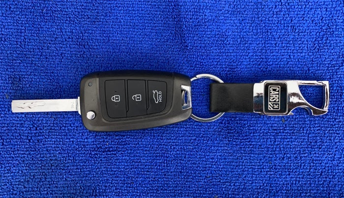2018 Hyundai Verna 1.6 VTVT SX, Petrol, Manual, 34,088 km, Key Close Up