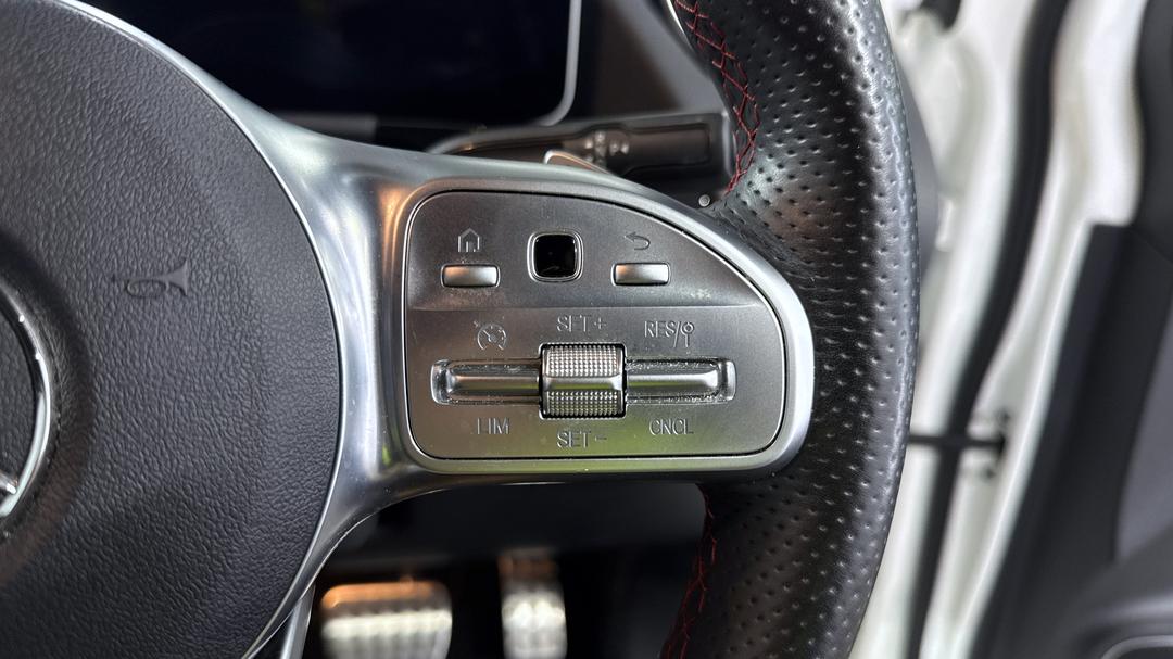 2020 Mercedes-benz GLA 200, Automatic, 72379 km, Cruise Control